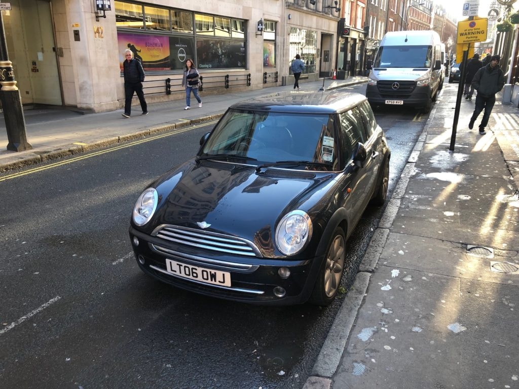 black mini in ULEZ zone london