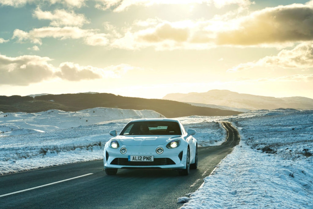 Voiture de sport A110 Alpine blanche