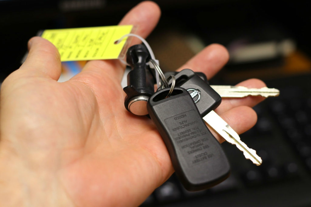 How much does a car key replacement cost?