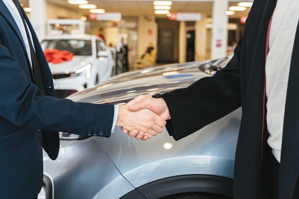 how to sell your car to a dealership