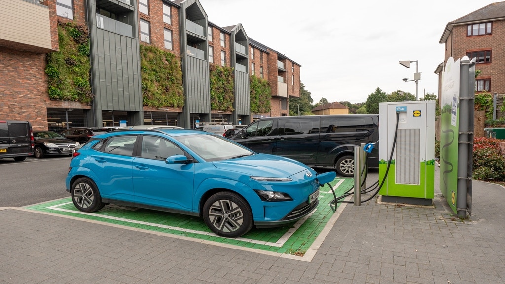 How much does it cost to tax an electric car