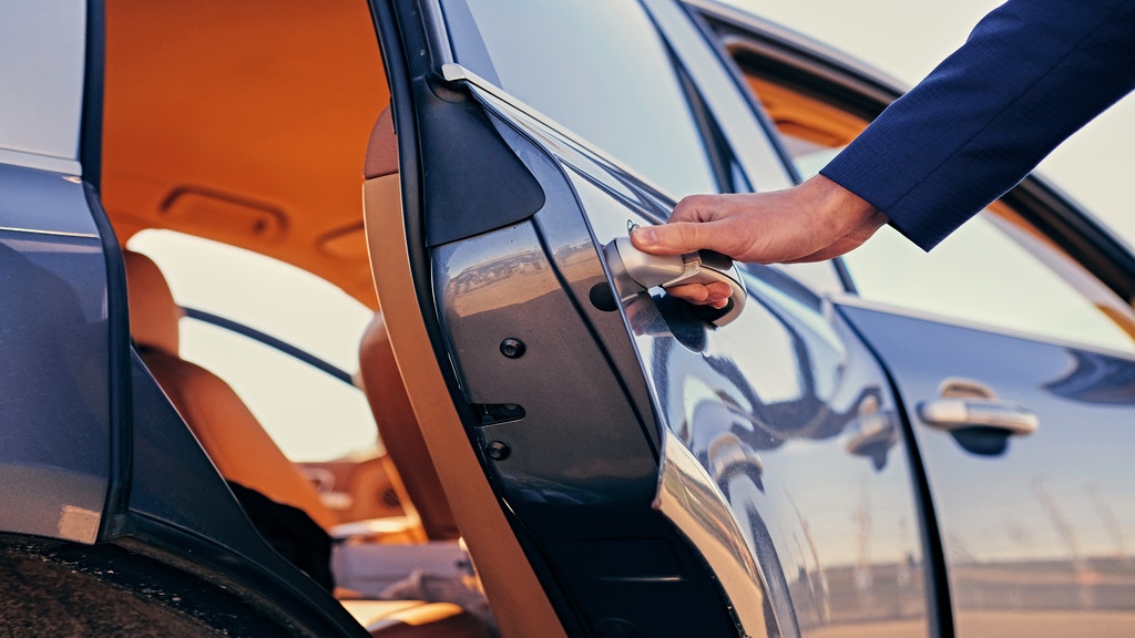 How much does it cost to replace a car door