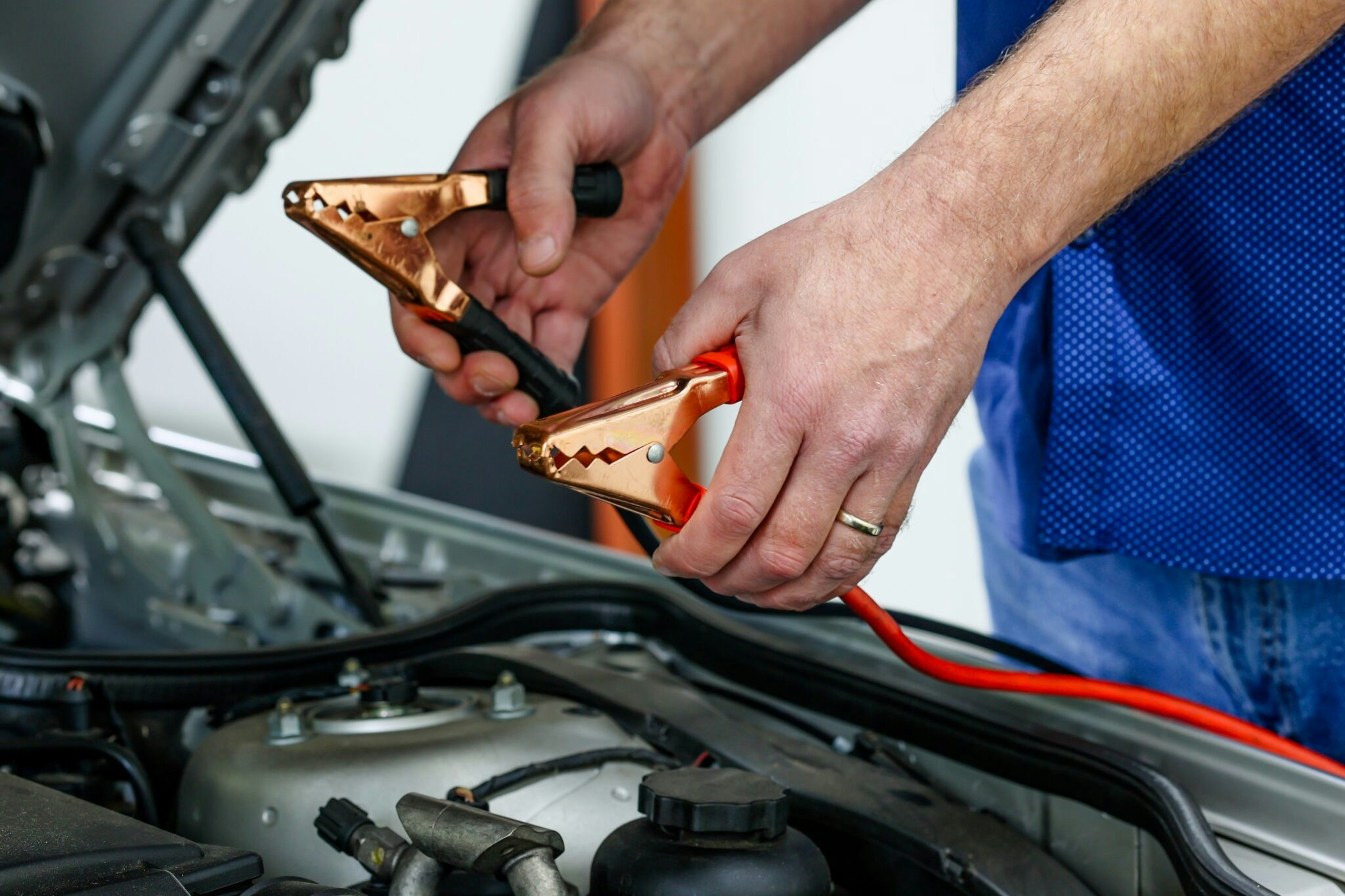 How Do You Jump Start A Hybrid Car