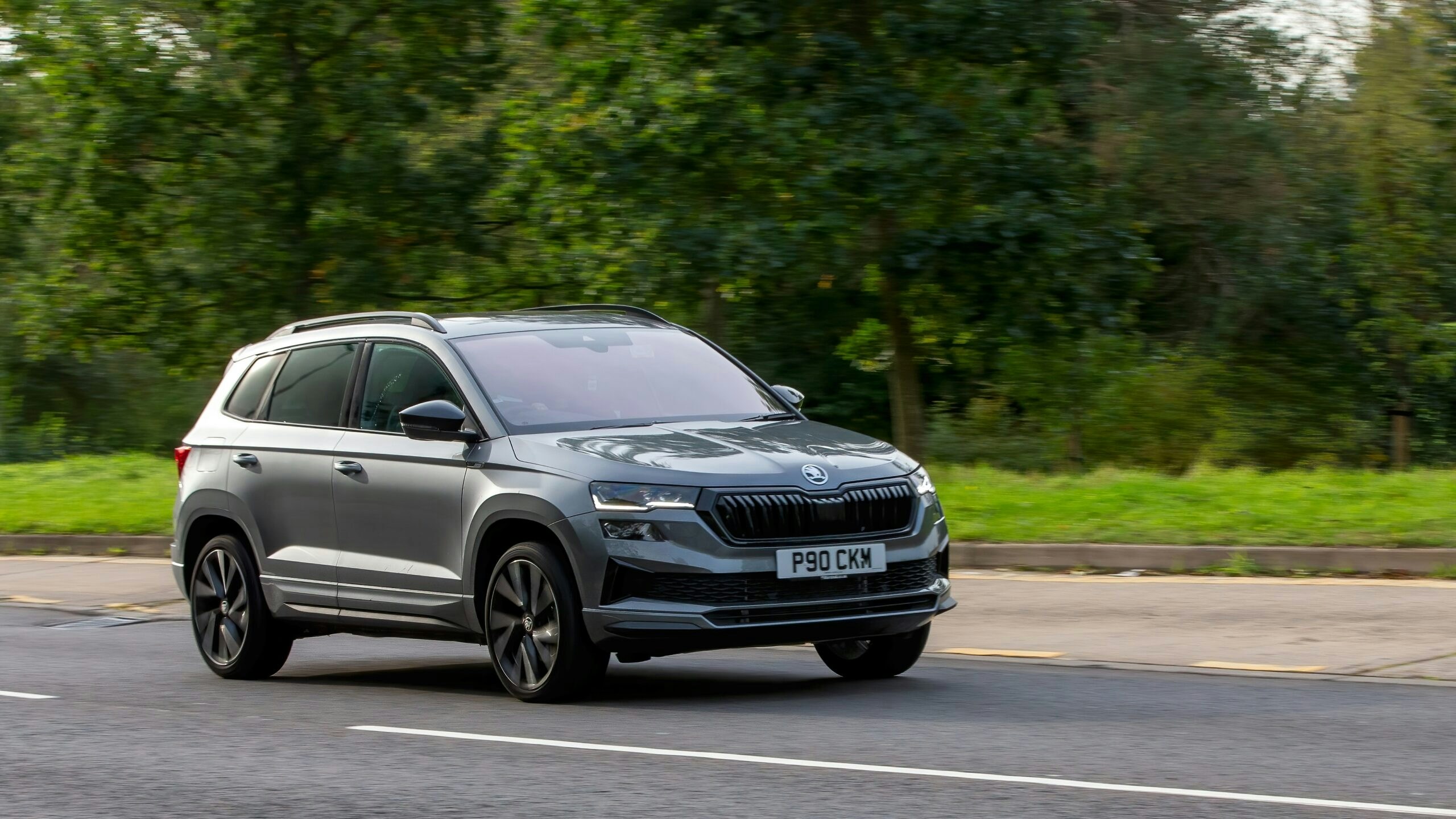 grey skoda karoq